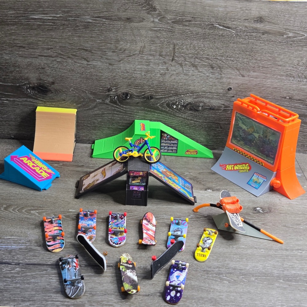 Hot Wheels Skate & Tech Deck Fingerboard Lot with Ramps Bike and Accessories